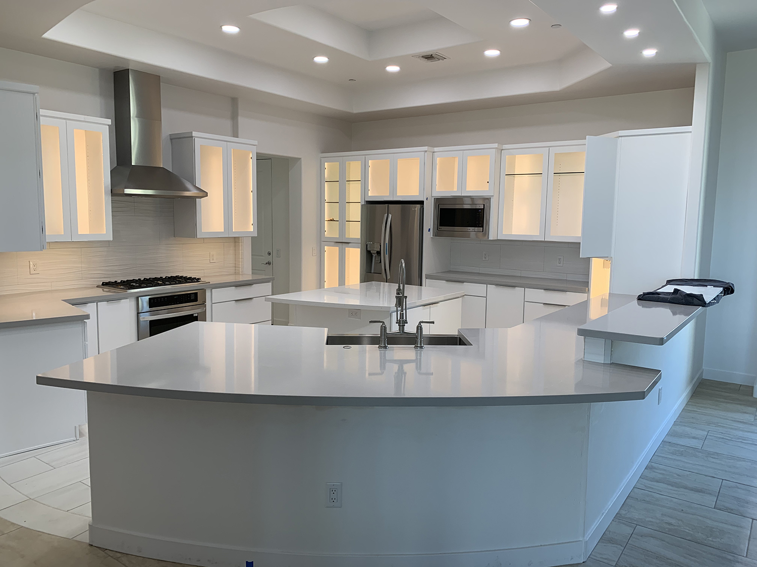 white kitchen design image