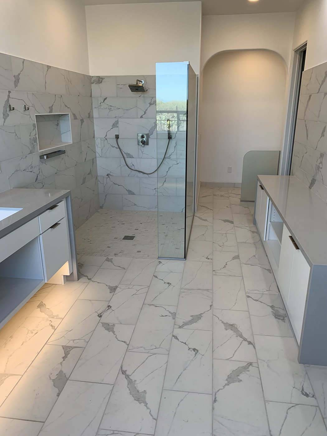 white bathroom design marble image